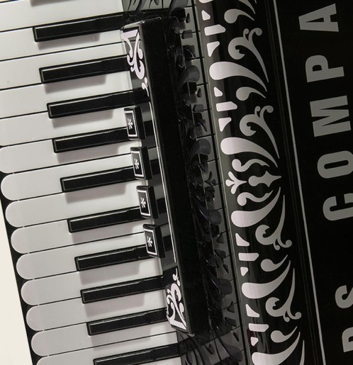 selfridges-xmas-2013_accordion_close-up.jpg